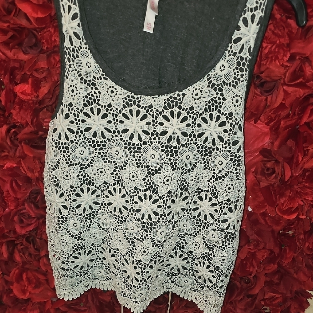 Xhilaration Women's White Embellished Lace Tank Top Size Large LIKE NEW